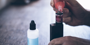 Como colocar juice no vape? Confira dicas de uso